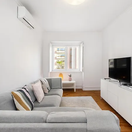 Whome Mid-term Marvel: Your Away From Διαμέρισμα